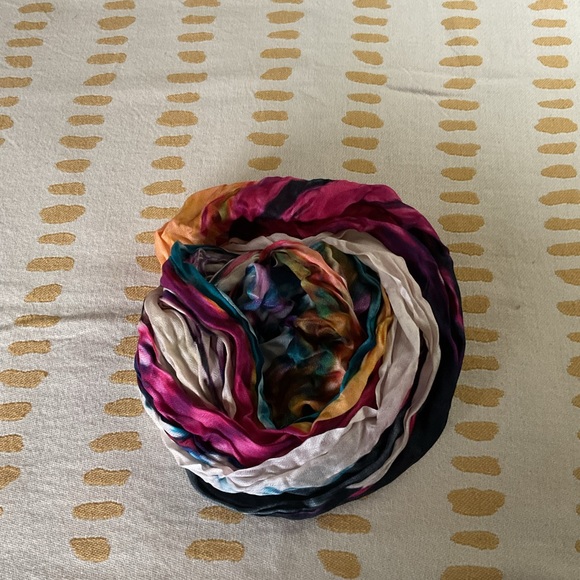 Fun scarf - Picture 2 of 3